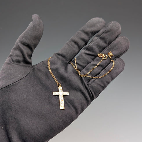 古董 9ct 金十字架吊墜,搭配 9ct 金項鍊